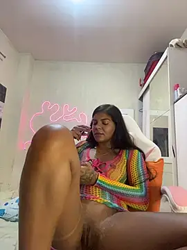 Indiazinhax stripchat live cam model