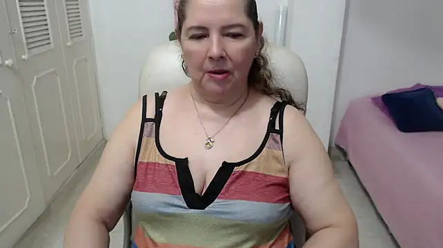 leonela_69 stripchat live cam model