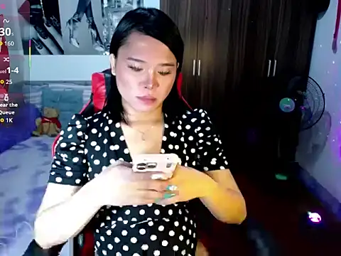 sofiathe1st stripchat live cam model
