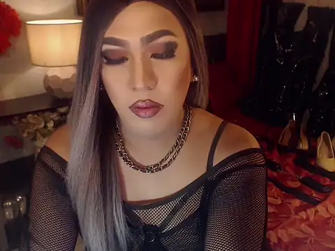 SamanthaAlmazora stripchat live cam model
