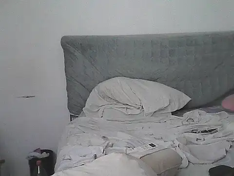 alphalatinobearx stripchat live cam model