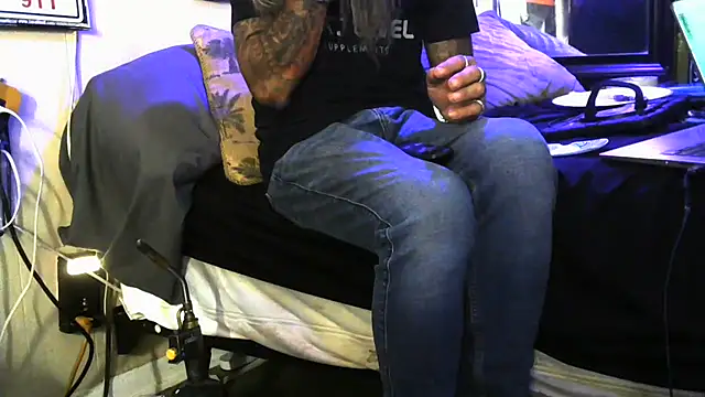 crassanova stripchat live cam model
