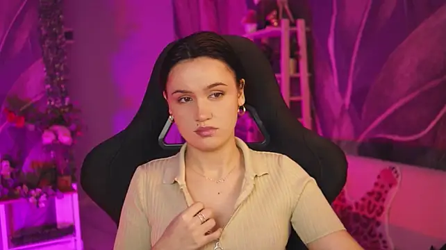 MonicaFarmer stripchat live cam model