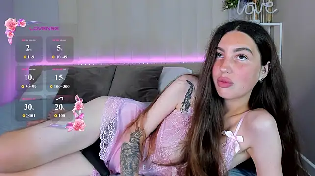 LiraRevery stripchat live cam model