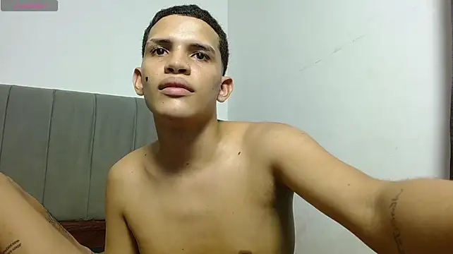 Jose_And_Daniel stripchat live cam model
