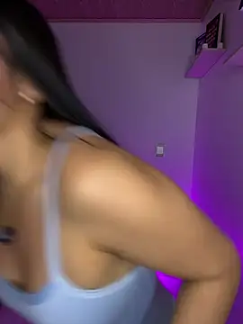 NandaVixen stripchat live cam model