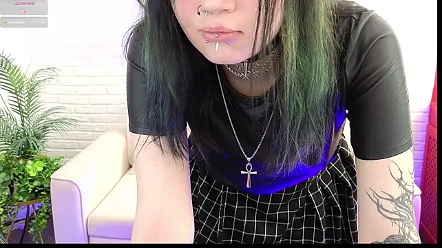 KiraKrahe stripchat live cam model