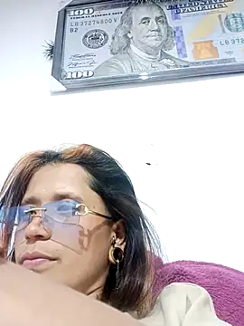 Lya_Ross19 stripchat live cam model