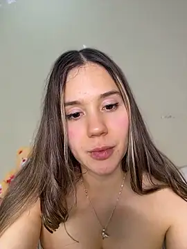 SofiaEstrella stripchat live cam model