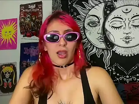 Cherrypieuwu stripchat live cam model