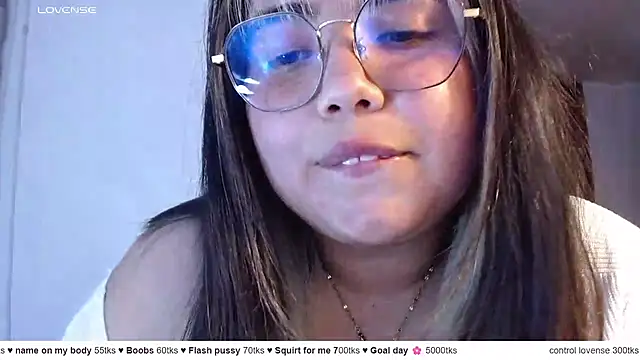 yini_angel stripchat live cam model