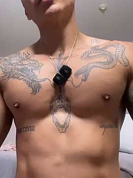 muscle_boyhorny stripchat live cam model