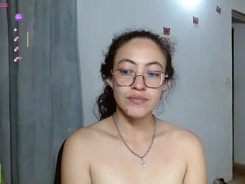 Amitlu_ stripchat live cam model