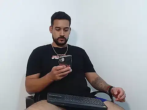 _CHRIS-DENNIS_ stripchat live cam model