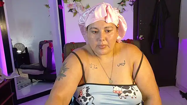 AndreaKinky stripchat live cam model