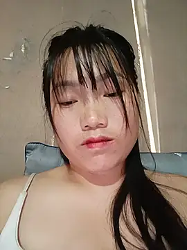 lylaanhmin stripchat live cam model