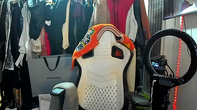 Motherbigbus stripchat live cam model