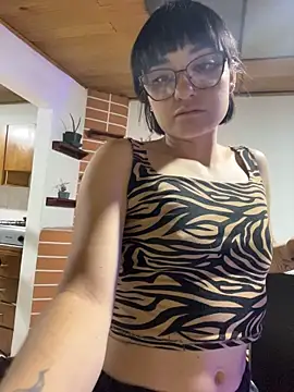 Aleja_B stripchat live cam model