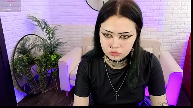 KiraKrahe stripchat live cam model