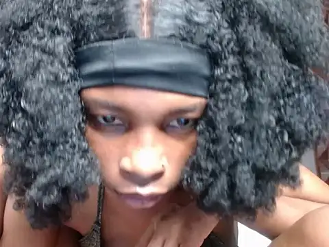 Pussyxjuicy1 stripchat live cam model