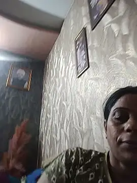 Soniya_Roy stripchat live cam model