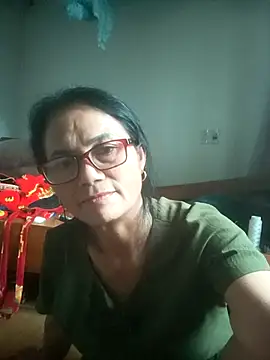 Vieekee stripchat live cam model