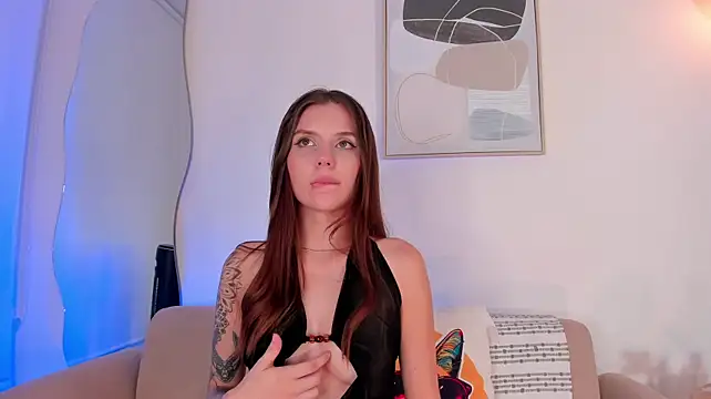 Mirandameow stripchat live cam model