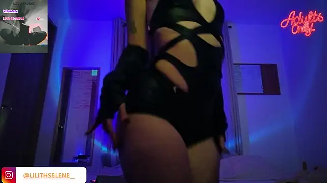 lilithselene stripchat live cam model