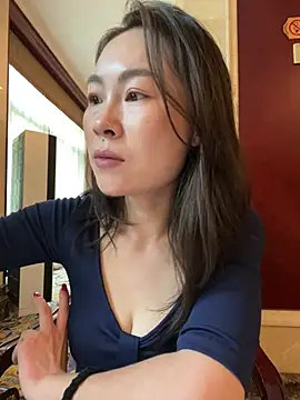 Eva10069 stripchat live cam model