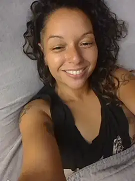 RiskyRoxy stripchat live cam model