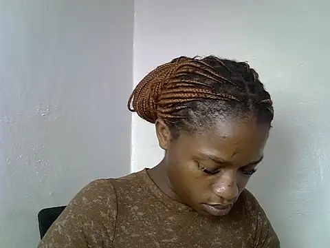sweetpee68 stripchat live cam model