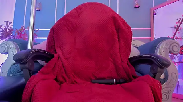 TaraTaylorr stripchat live cam model
