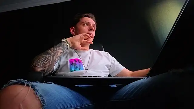 FelixStarkk stripchat live cam model