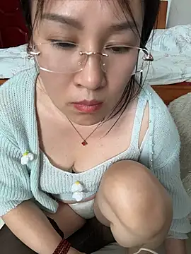 liqinqin-5201 stripchat live cam model