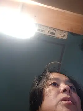 Belle-ee stripchat live cam model