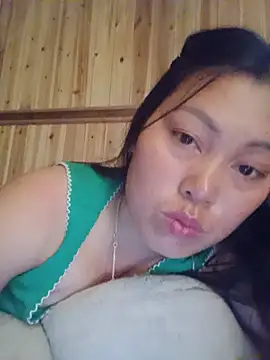 Tina-i stripchat live cam model