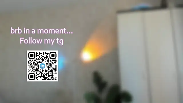 Tiny_Sparkling stripchat live cam model