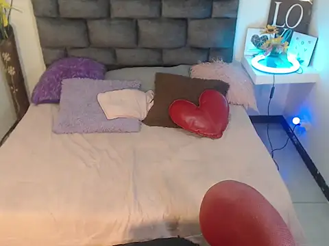 Valentine_Rose stripchat live cam model