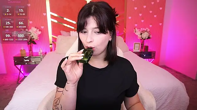 Miki_Kivi stripchat live cam model