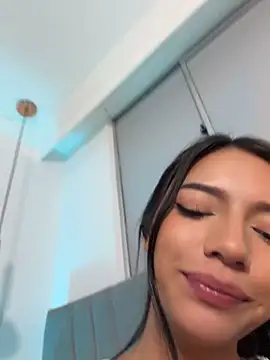 emy_bonita1 stripchat live cam model