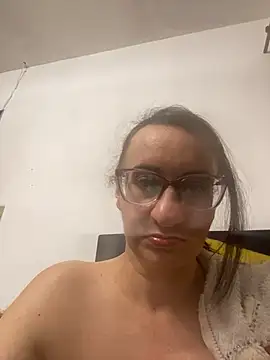 gloria7v05 stripchat live cam model