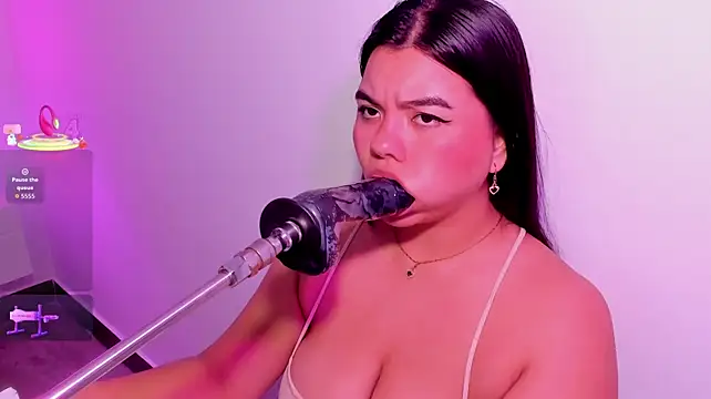 klhoe_boobs stripchat live cam model