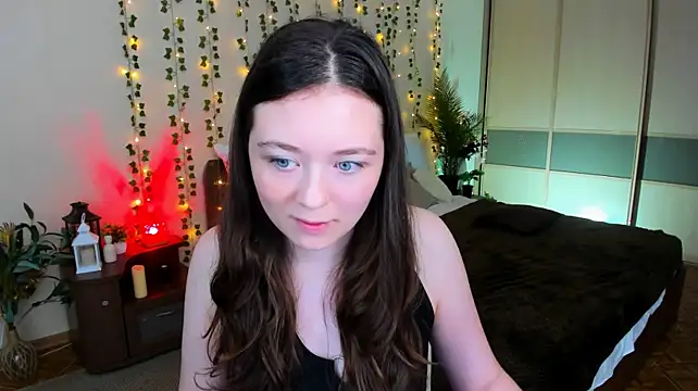 AlluringLookk stripchat live cam model