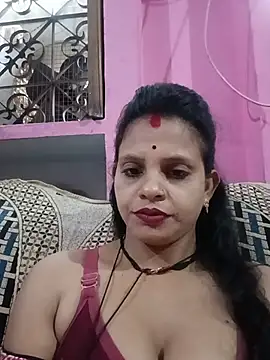 HOjulipal678 stripchat live cam model