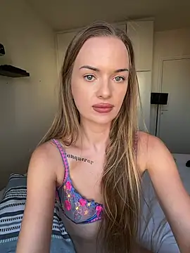 ElenaRebelle stripchat live cam model