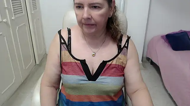 leonela_69 stripchat live cam model