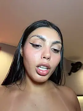 zui_lu stripchat live cam model