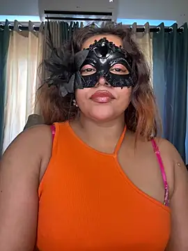 Zaralanson stripchat live cam model