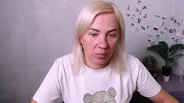 LilaCandy6 stripchat live cam model
