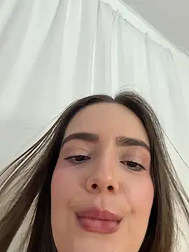 zoeeRossi stripchat live cam model